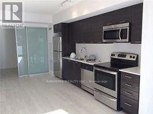 615 - 2220 Lakeshore Boulevard W, Toronto, ON - Indoor Photo Showing Kitchen