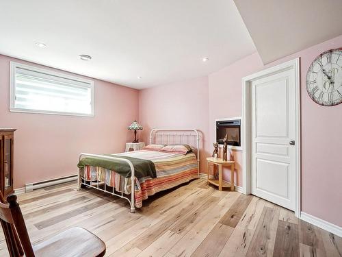 Chambre Ã Â coucher - 1 Crois. Du Vallon, Terrebonne (Lachenaie), QC - Indoor Photo Showing Bedroom