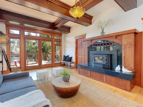 4817 Prospect Lake Rd, Saanich, BC - Indoor Photo Showing Living Room With Fireplace