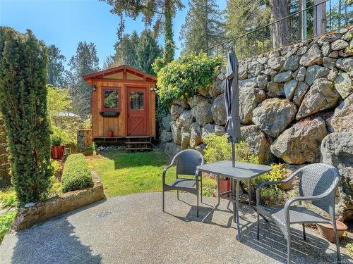 4817 Prospect Lake Rd, Saanich, BC - Outdoor