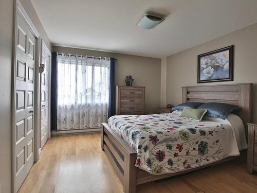 Master bedroom - 6-3005 Rue Charles-Lacoste, Longueuil (Saint-Hubert), QC - Indoor Photo Showing Bedroom