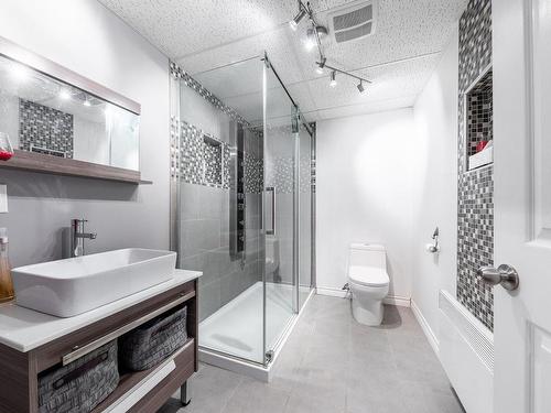 Salle de bains - 231 20E Avenue, Sainte-Anne-De-Sabrevois, QC - Indoor Photo Showing Bathroom
