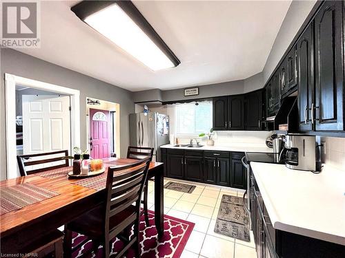 98 Elgin Avenue W, Goderich, ON - Indoor Photo Showing Kitchen With Double Sink