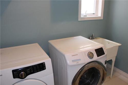 201 Echovalley Drive, Hamilton, ON - Indoor Photo Showing Laundry Room