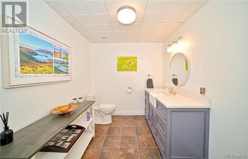 10 Emma Court, Fredericton, NB - Indoor Photo Showing Bathroom