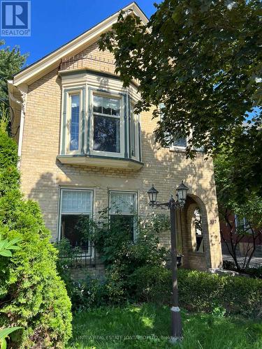 552 Adelaide St N, London, ON - Outdoor