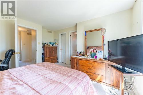 2045 Boake Street, Orleans, ON - Indoor Photo Showing Bedroom