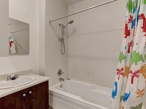 Bathroom - 301-3600 Av. Van Horne, Montréal (Côte-Des-Neiges/Notre-Dame-De-Grâce), QC - Indoor Photo Showing Bathroom