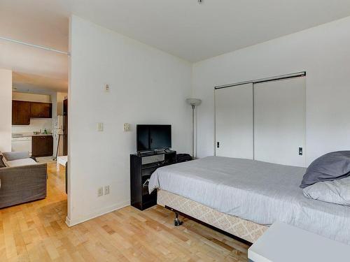 Master bedroom - 301-3600 Av. Van Horne, Montréal (Côte-Des-Neiges/Notre-Dame-De-Grâce), QC - Indoor Photo Showing Bedroom