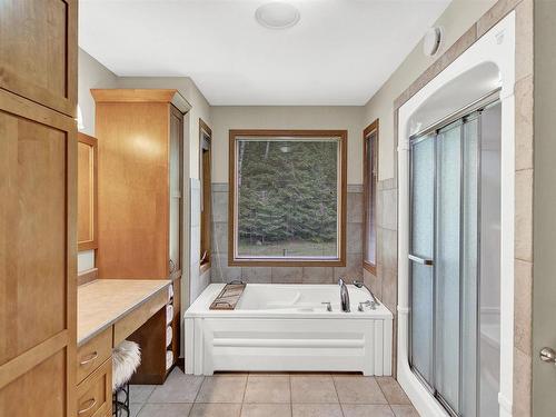 220 Belview Road, Thunder Bay, ON - Indoor Photo Showing Bathroom