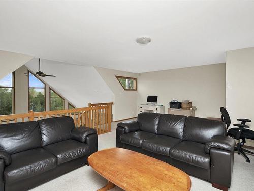 220 Belview Road, Thunder Bay, ON - Indoor Photo Showing Living Room
