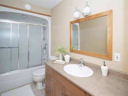 220 Belview Road, Thunder Bay, ON - Indoor Photo Showing Bathroom