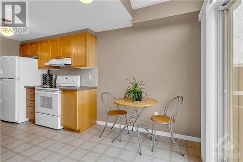 2219 Brockstone Crescent, Ottawa, ON - Indoor Photo Showing Kitchen