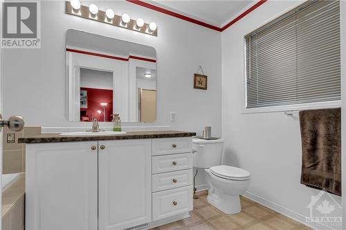 2219 Brockstone Crescent, Ottawa, ON - Indoor Photo Showing Bathroom