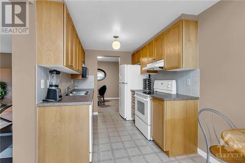 2219 Brockstone Crescent, Ottawa, ON - Indoor Photo Showing Kitchen With Double Sink