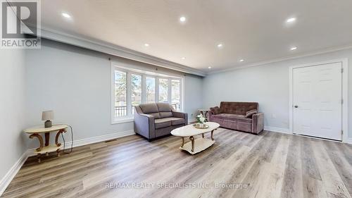 50 Hillside Dr, Brampton, ON - Indoor Photo Showing Living Room