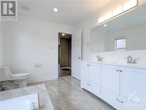 2367 Kendron Lane, Ottawa, ON - Indoor Photo Showing Bathroom