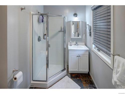 3240 Kilipi Rd, Mill Bay, BC - Indoor Photo Showing Bathroom