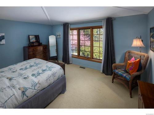 3240 Kilipi Rd, Mill Bay, BC - Indoor Photo Showing Bedroom