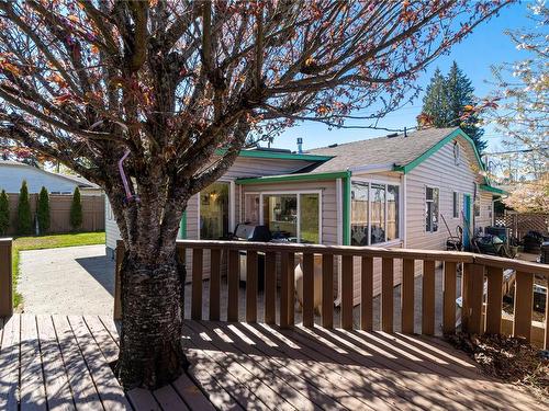 372 Temple St, Parksville, BC - Outdoor With Deck Patio Veranda