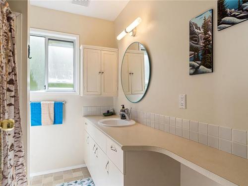 372 Temple St, Parksville, BC - Indoor Photo Showing Bathroom