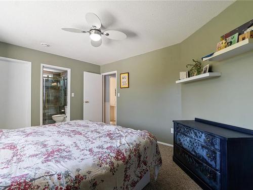 372 Temple St, Parksville, BC - Indoor Photo Showing Bedroom