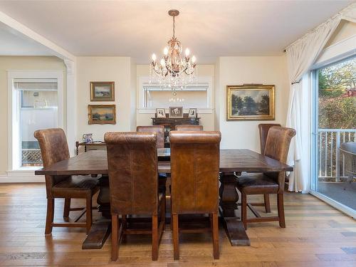 924 Deal St, Oak Bay, BC - Indoor Photo Showing Dining Room