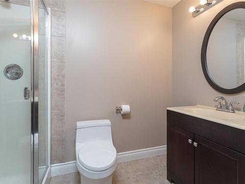 924 Deal St, Oak Bay, BC - Indoor Photo Showing Bathroom