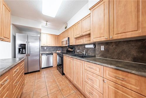 2055 Upper Middle Road|Unit #1209, Burlington, ON - Indoor Photo Showing Kitchen With Double Sink