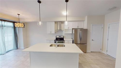 26 Lemon Avenue, Thorold, ON - Indoor Photo Showing Kitchen With Double Sink With Upgraded Kitchen
