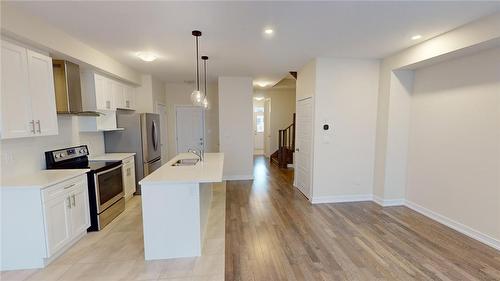26 Lemon Avenue, Thorold, ON - Indoor Photo Showing Kitchen With Upgraded Kitchen