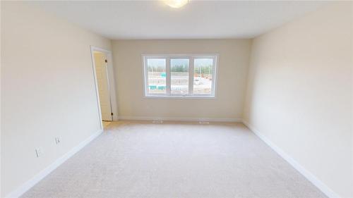 26 Lemon Avenue, Thorold, ON - Indoor Photo Showing Other Room