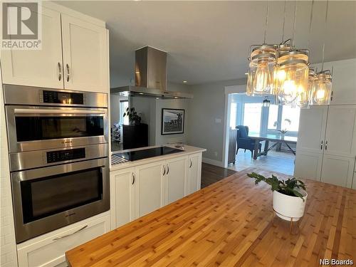 1670 Queen Elizabeth Drive, Bathurst, NB - Indoor Photo Showing Kitchen