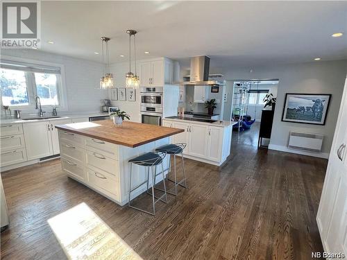 1670 Queen Elizabeth Drive, Bathurst, NB - Indoor Photo Showing Kitchen With Upgraded Kitchen