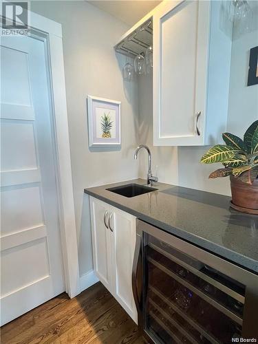 1670 Queen Elizabeth Drive, Bathurst, NB - Indoor Photo Showing Kitchen