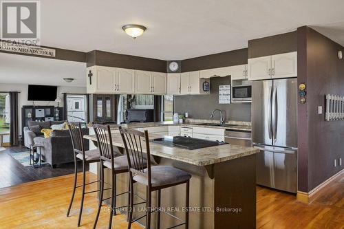 79 Maple View Rd, Quinte West, ON - Indoor Photo Showing Kitchen With Upgraded Kitchen
