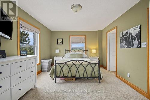 79 Maple View Rd, Quinte West, ON - Indoor Photo Showing Bedroom