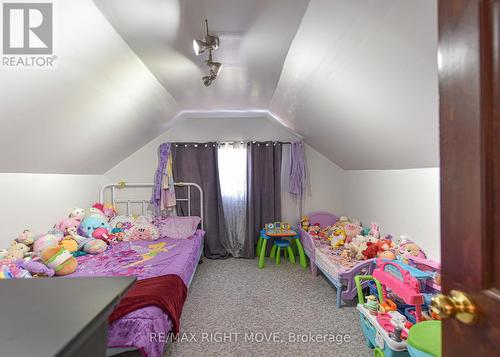 335 Moffat St, Orillia, ON - Indoor Photo Showing Bedroom