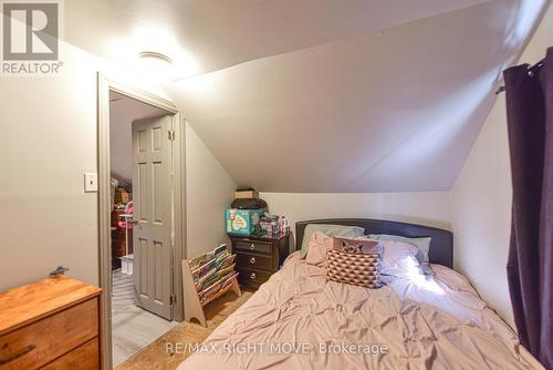 335 Moffat St, Orillia, ON - Indoor Photo Showing Bedroom