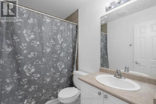 14 Harrogate Crt, Barrie, ON - Indoor Photo Showing Bathroom