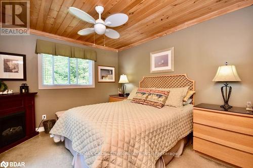 3 Vernon View, Huntsville, ON - Indoor Photo Showing Bedroom