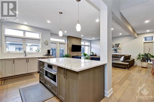 68 Hubble Heights, Manotick, ON - Indoor Photo Showing Kitchen With Upgraded Kitchen
