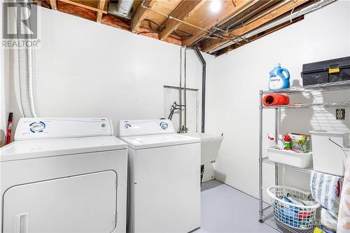 6244 Castille Court, Orleans, ON - Indoor Photo Showing Laundry Room