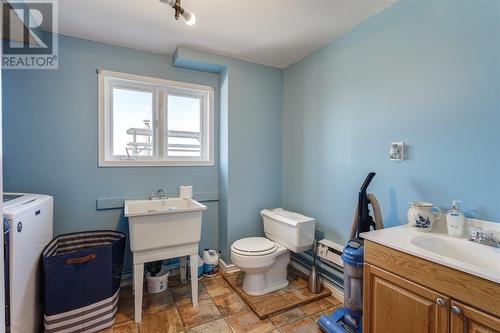 6 Harnums Hill, Whiteway, NL - Indoor Photo Showing Bathroom