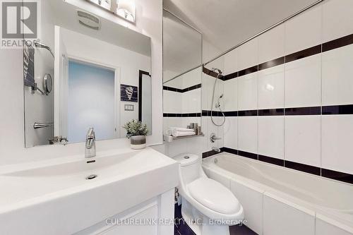 20 Crimson Mill Way, Toronto, ON - Indoor Photo Showing Bathroom