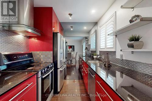 20 Crimson Mill Way, Toronto, ON - Indoor Photo Showing Kitchen