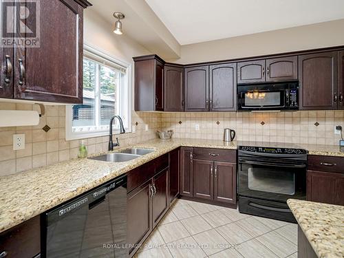 104 Winston St, Guelph/Eramosa, ON - Indoor Photo Showing Kitchen With Double Sink