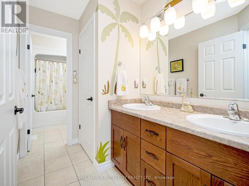 104 Winston St, Guelph/Eramosa, ON - Indoor Photo Showing Bathroom