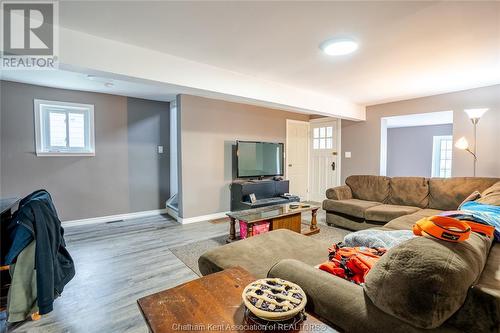 47 /41 Duke Street, Chatham, ON - Indoor Photo Showing Living Room
