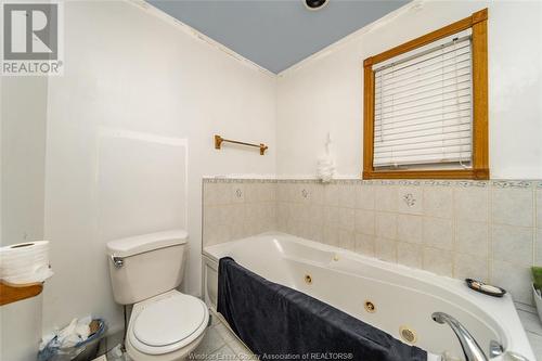 1776 Bernard, Windsor, ON - Indoor Photo Showing Bathroom